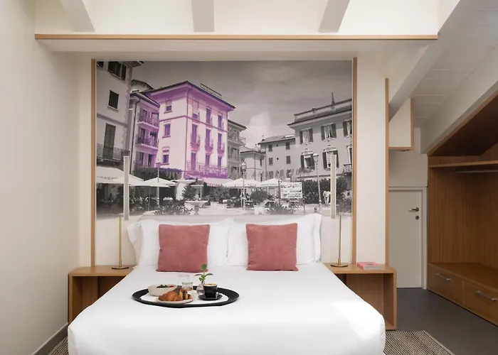 Avenue Hotel